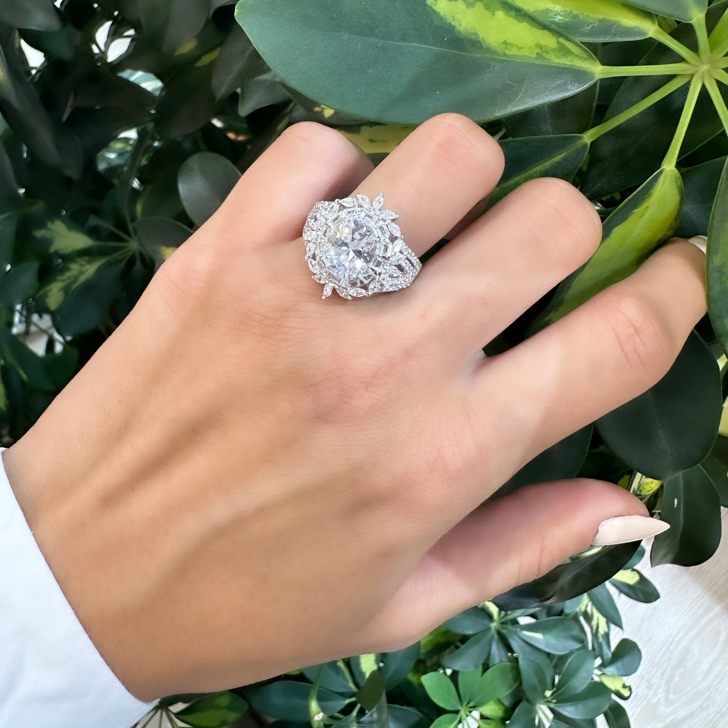Oval Stone Design Ring