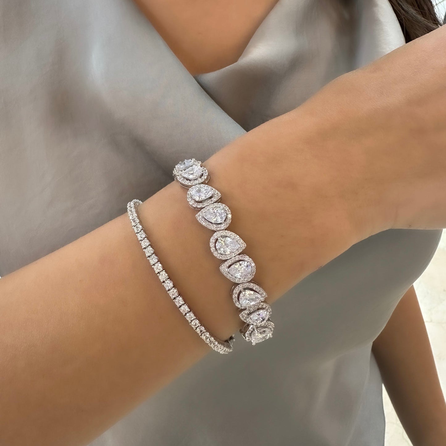 Drop Stone Model Bracelet