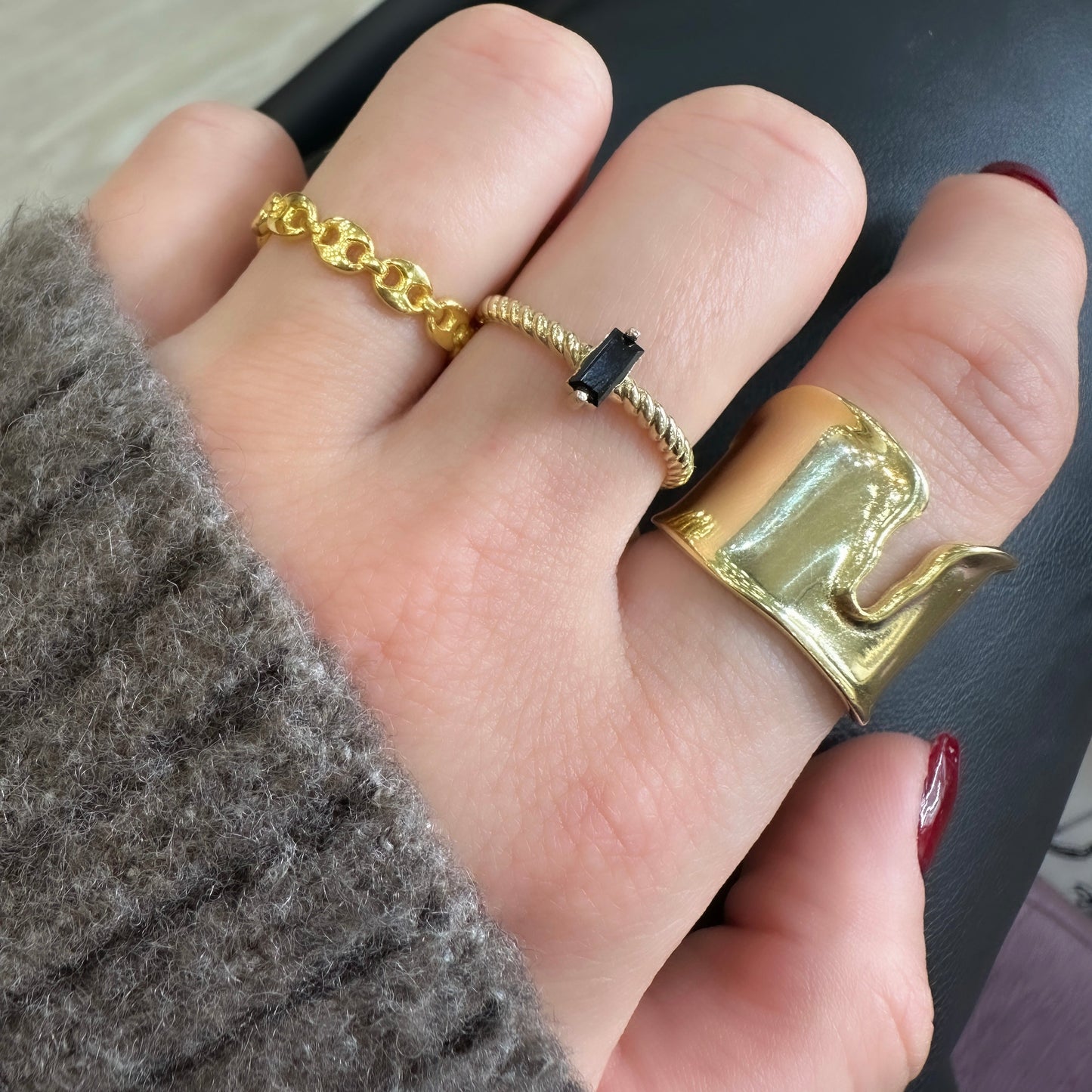 Modern Ring
