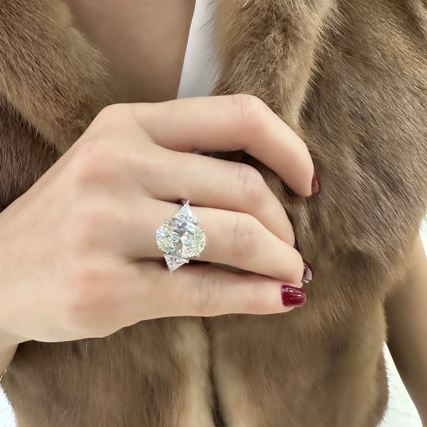 Oval G-Color Ring