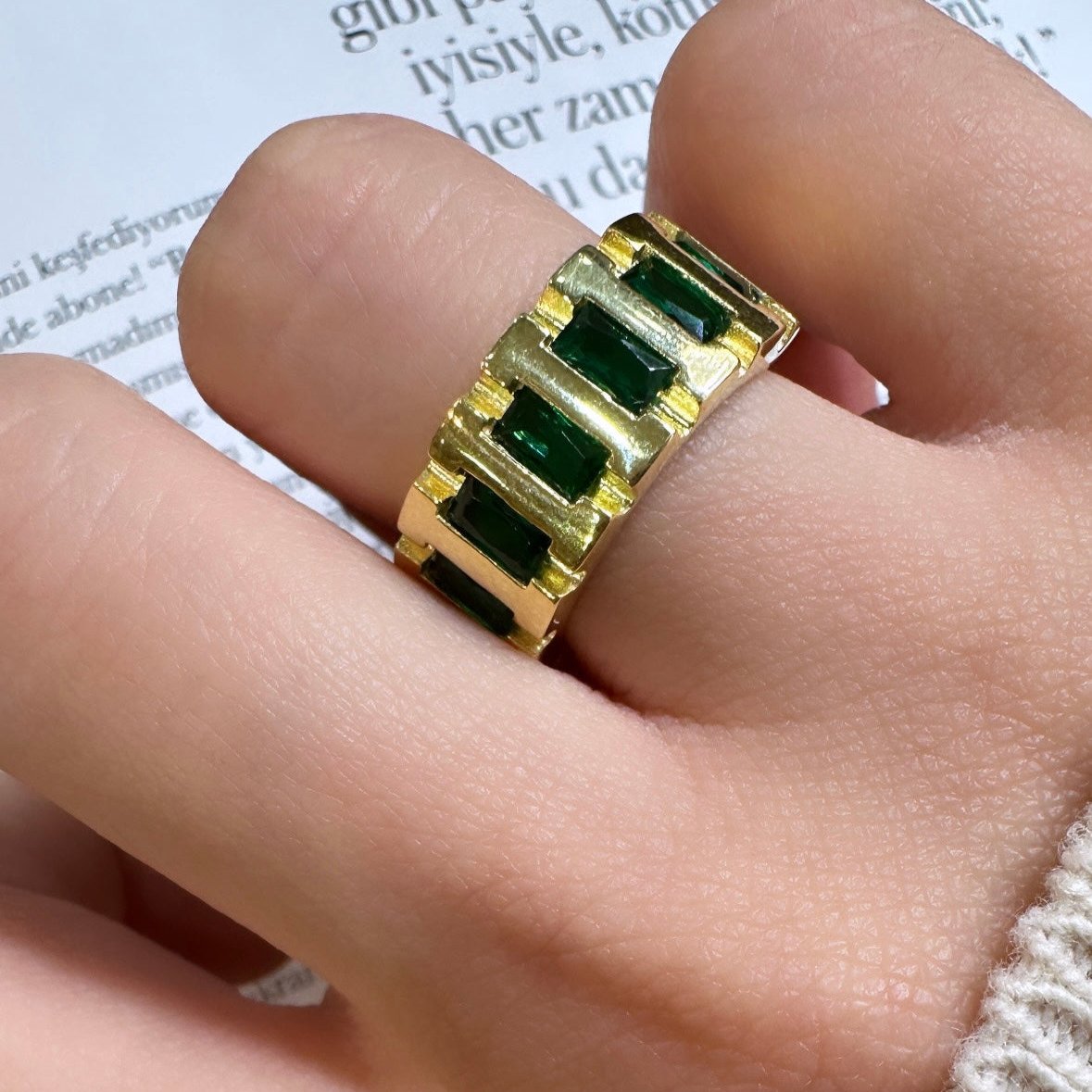 Green Stone Vintage Ring