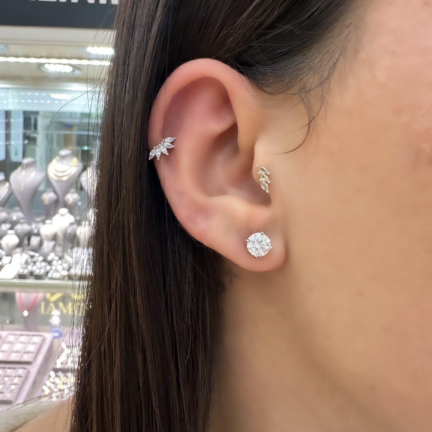 Round G-Color Solitaire Earring