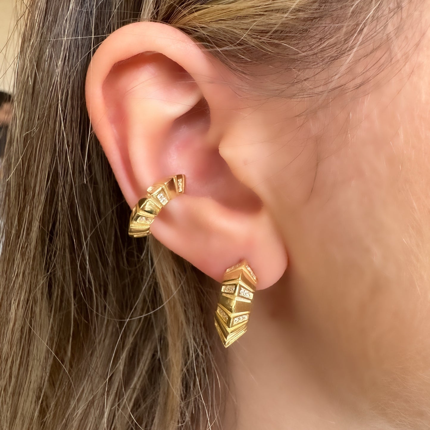 Tiny Stone C Earring