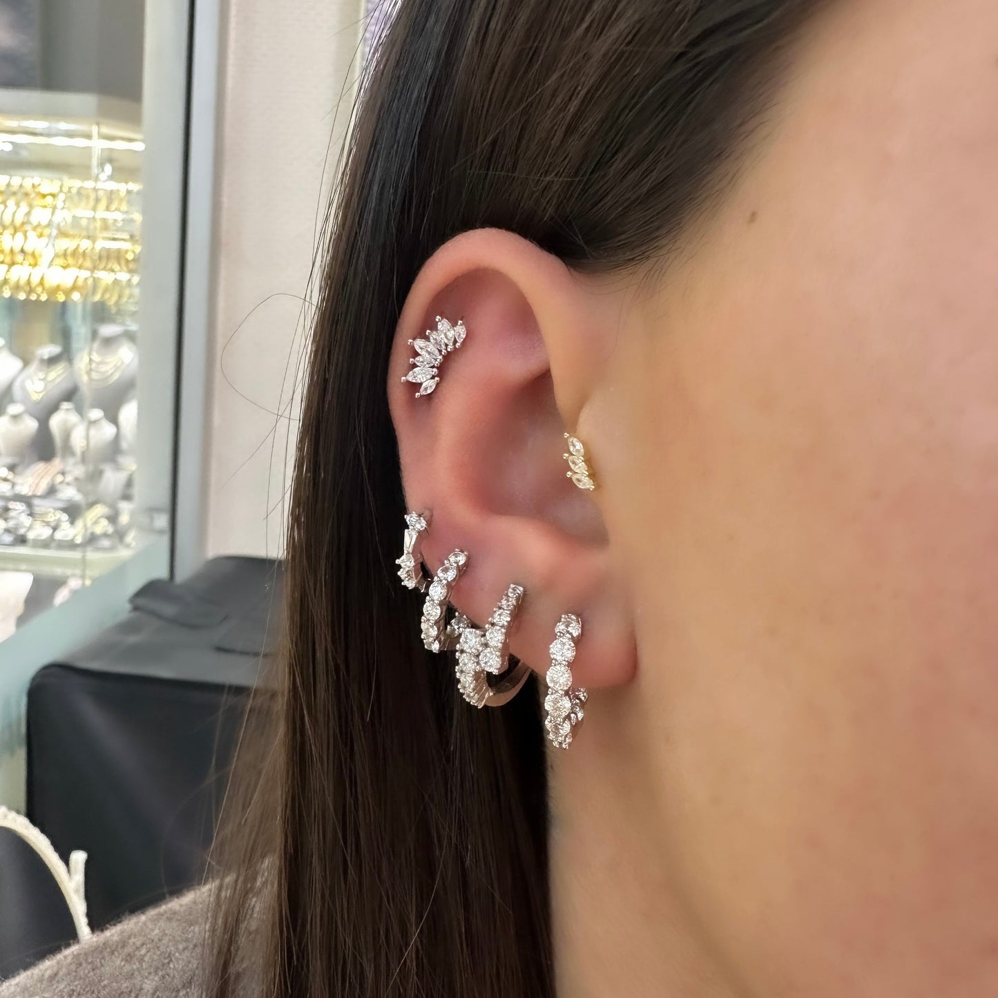 G-Color Stone Hoop Model Earring