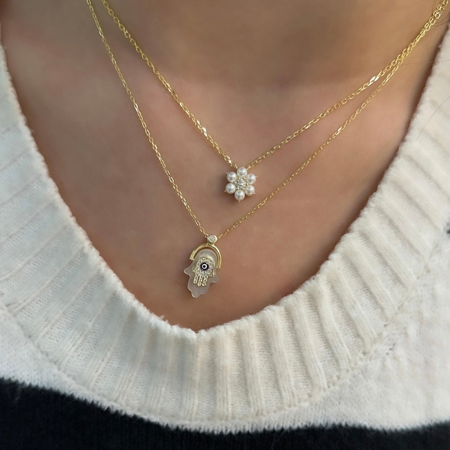 Pearl Design Necklace