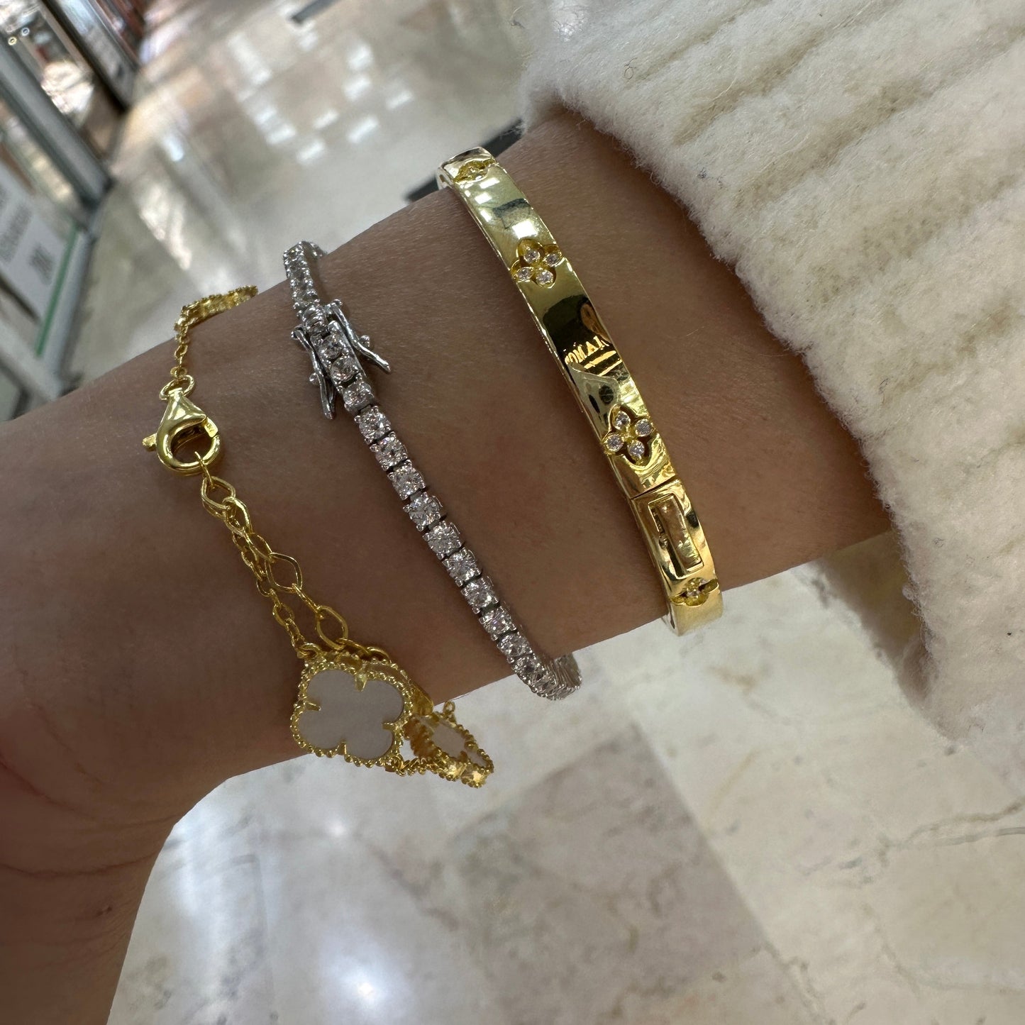 Flower Bracelet with Tiny Stones
