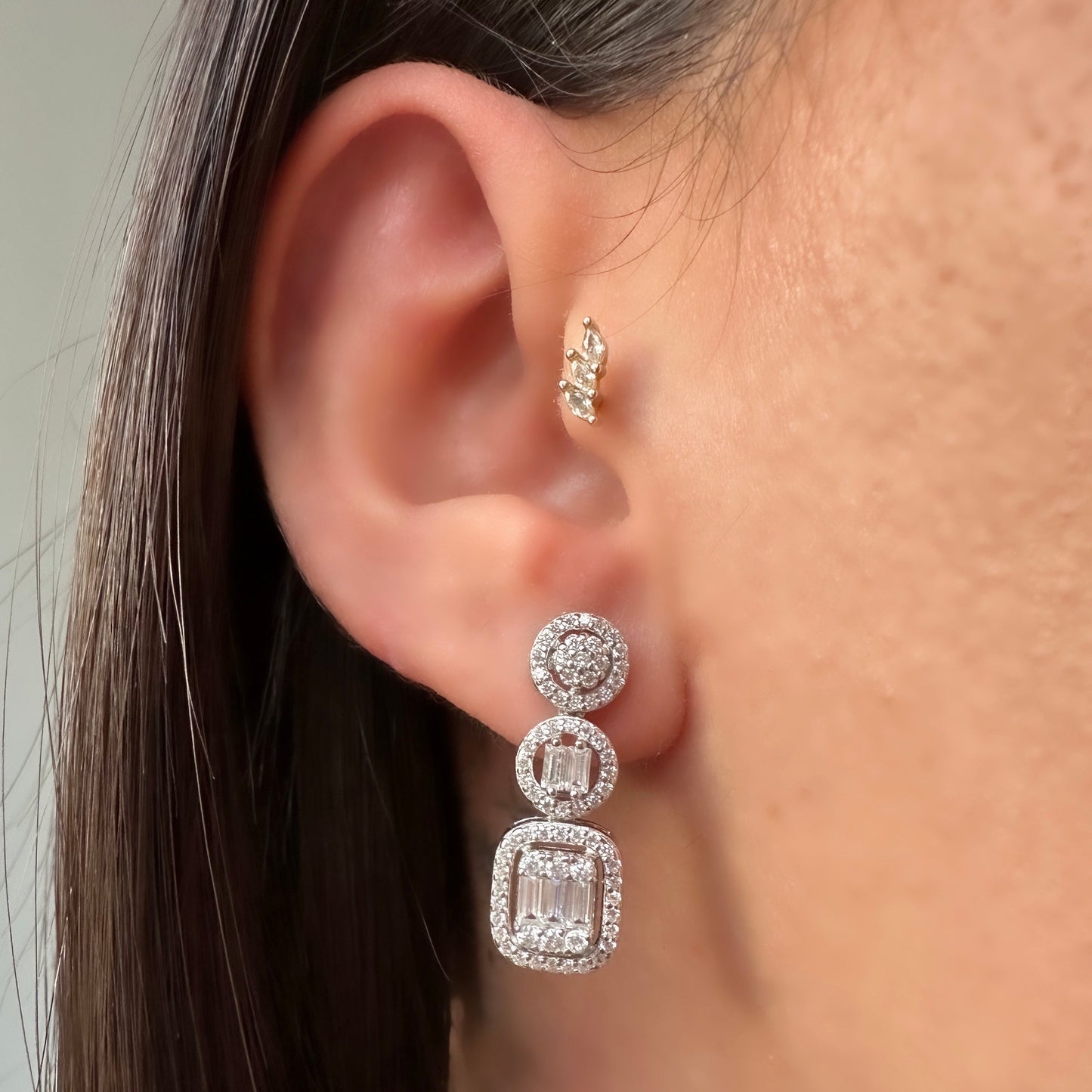 Round Stone Earring