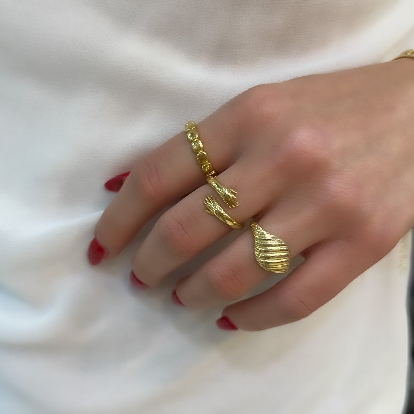 Hugging Hand Ring