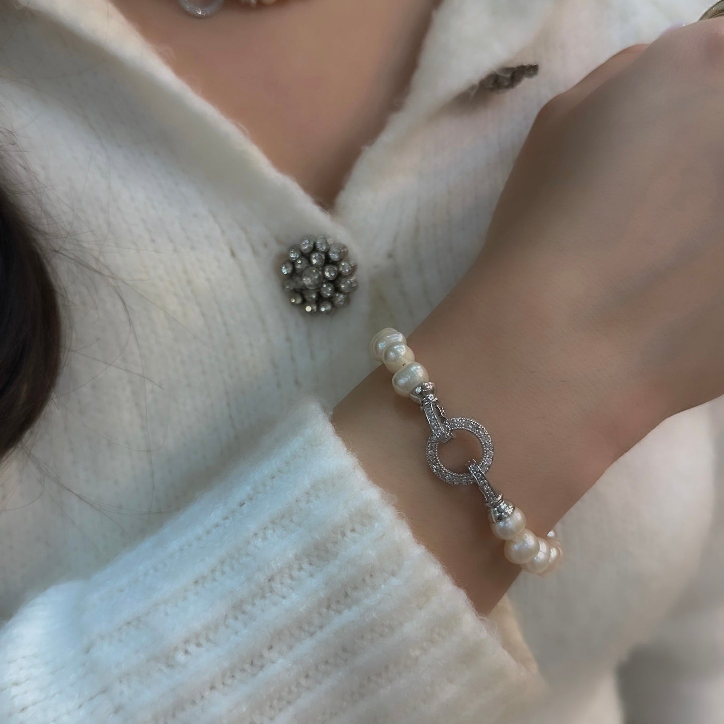 Stone Clip Pearl Bracelet