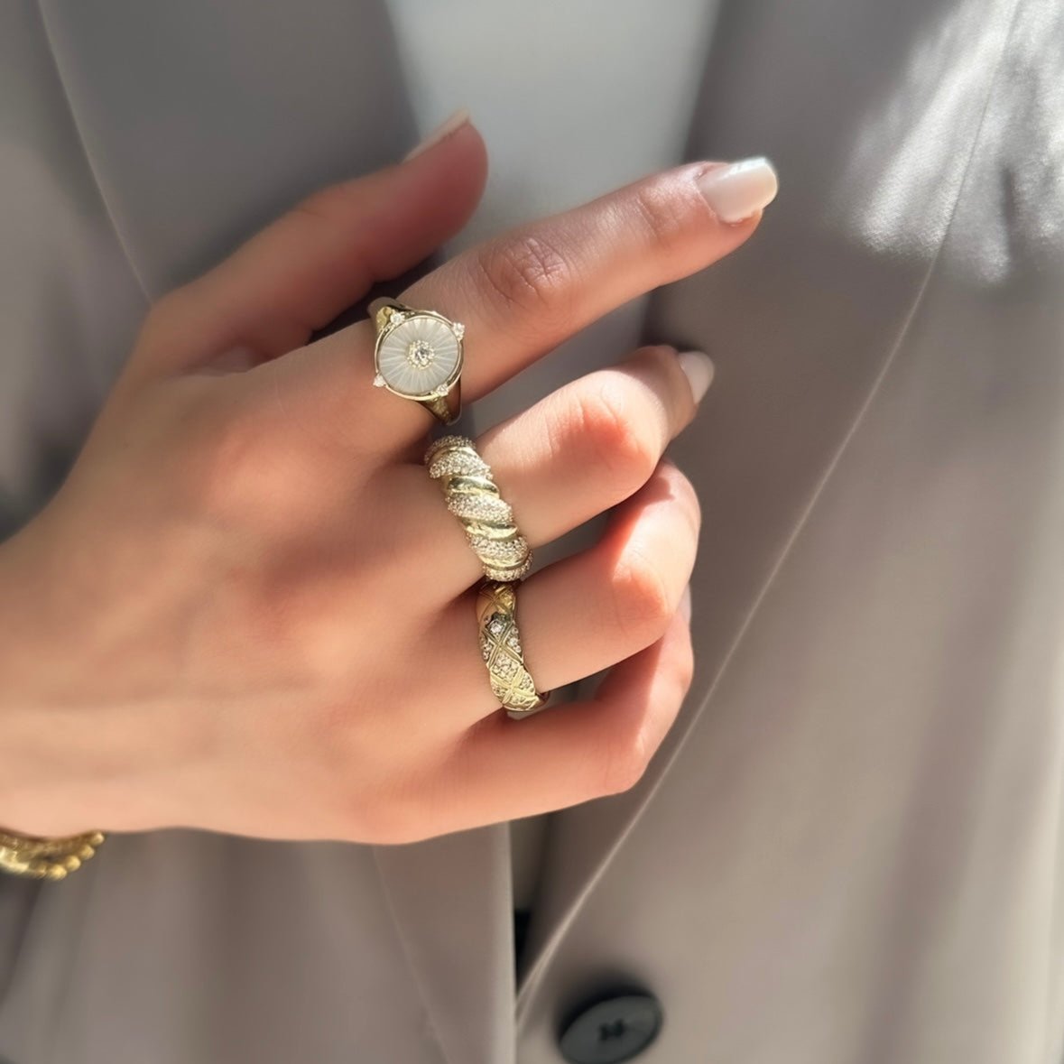 Mother of Pearl Vintage Ring