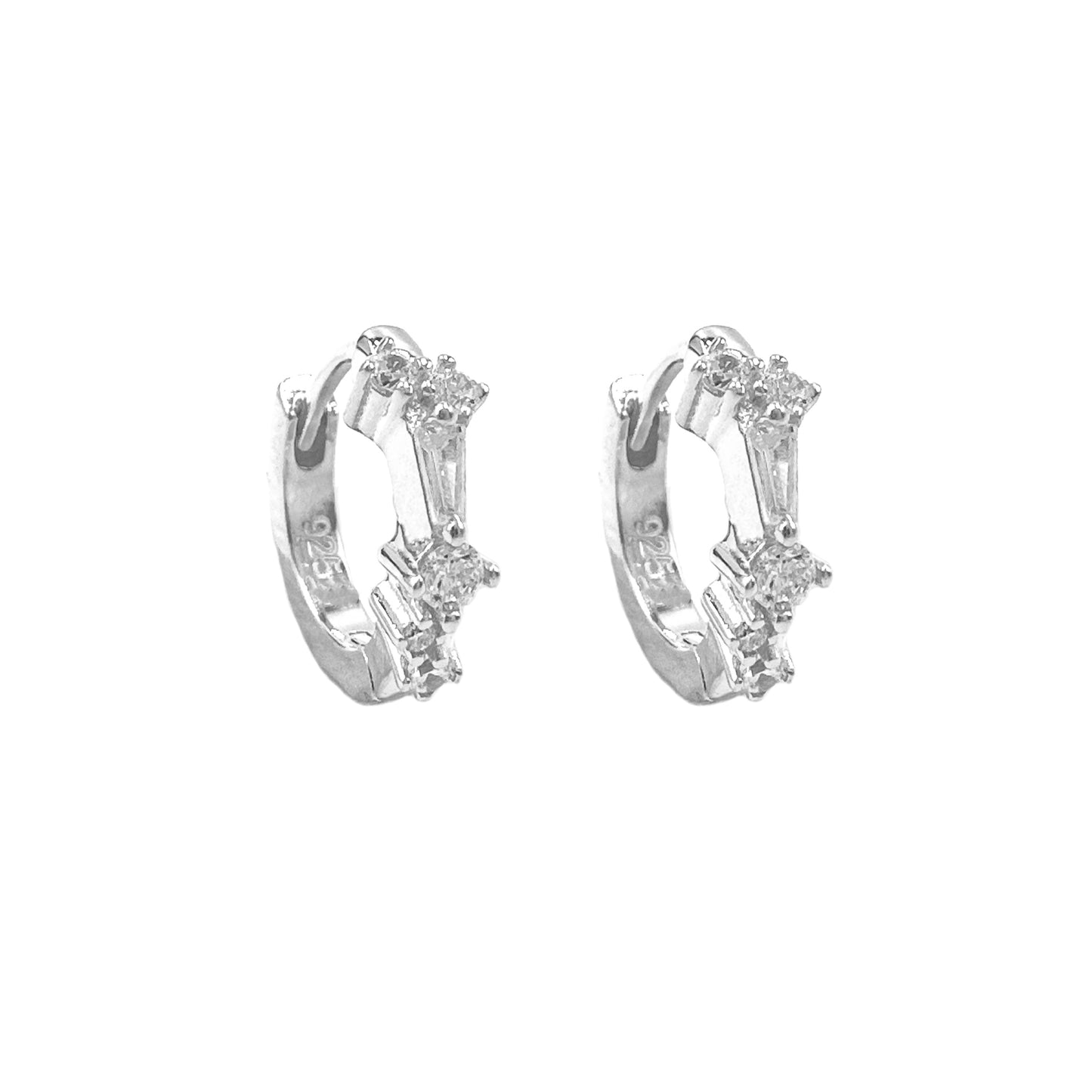 أقراط دائرية من الأحجار المختلطة