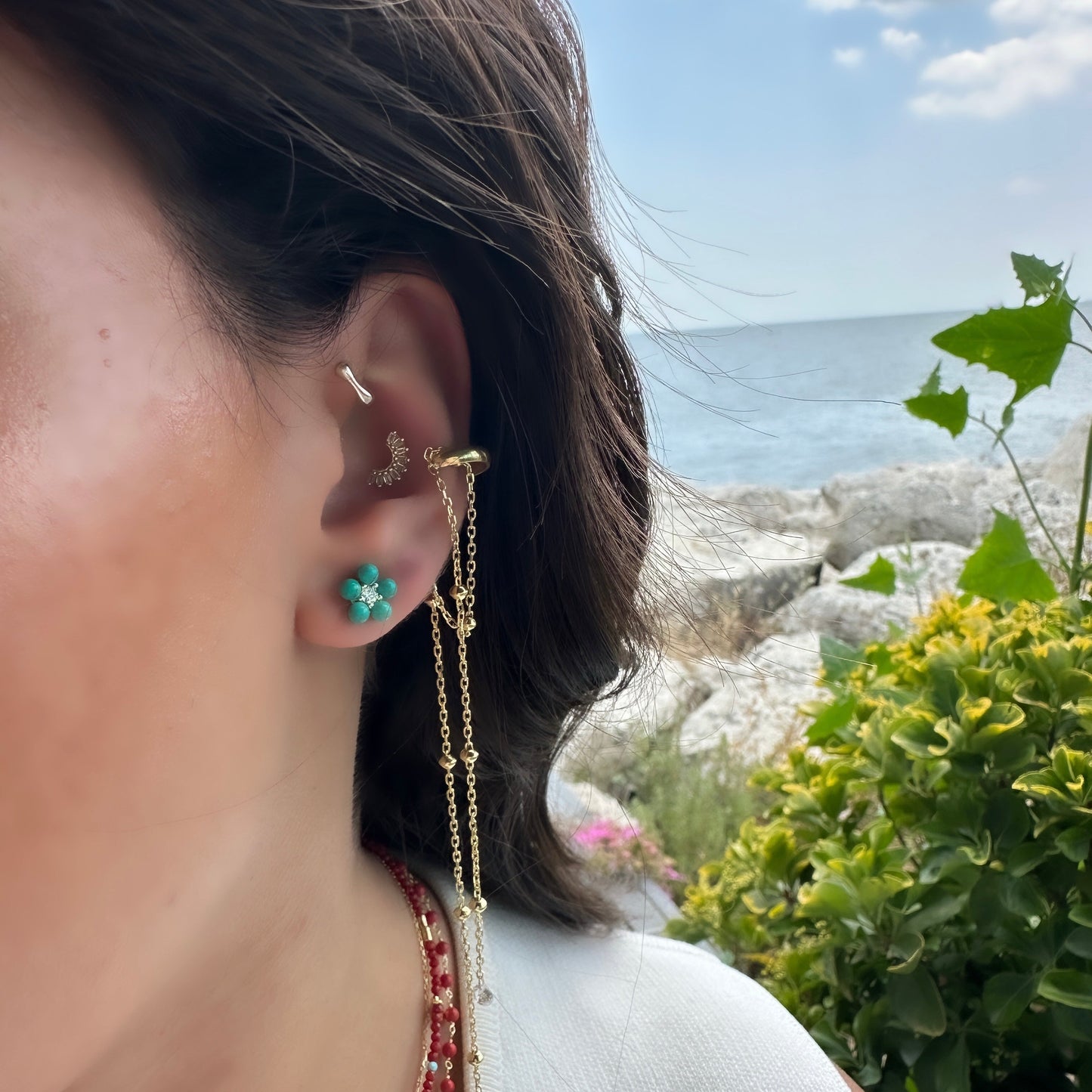 Turquoise Stone Daisy Earrings