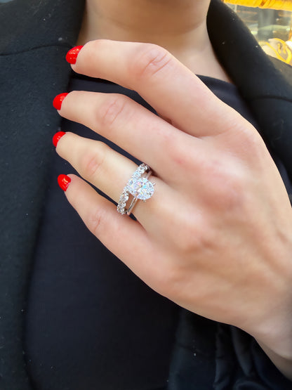 2 Carat Moissanite Oval ring