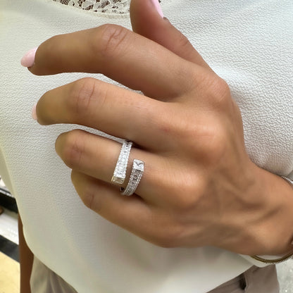 Lined Stone Design Ring