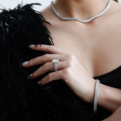 Oval Ring with Moissanite Stone