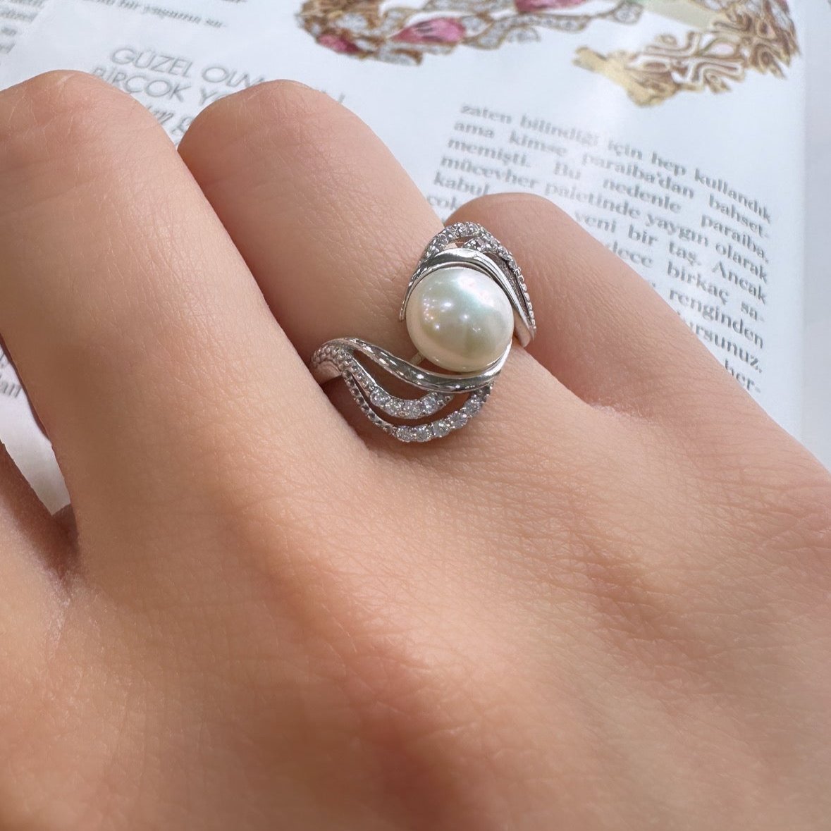 Pearl Design Ring