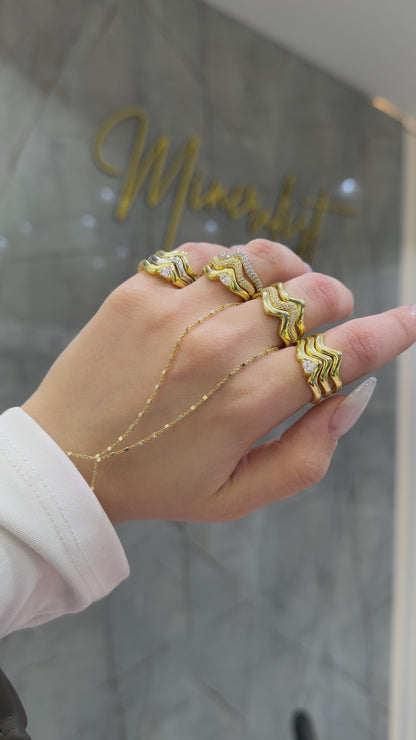 Carla Zig Zag Stones Detail Ring