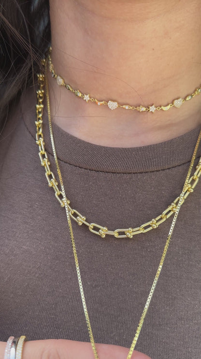 Bella Figure Necklace