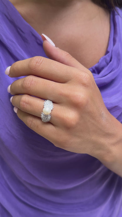 Pearl Ring With Side Stones