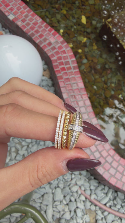 Quillon Ring with Stone
