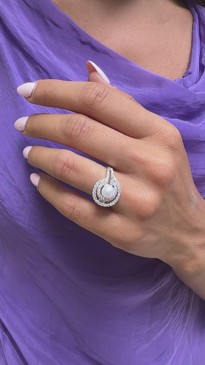 Round Stone With Pearl Ring