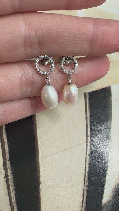 Round Dangling Pearl Earring