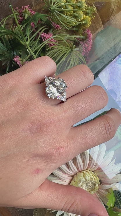 Oval G-Color Ring